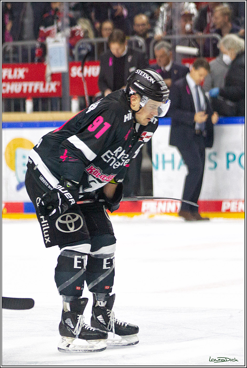 PENNY DEL;  Koelner Haie - Schwenninger Wild Wings; Koeln, 08.10.2021